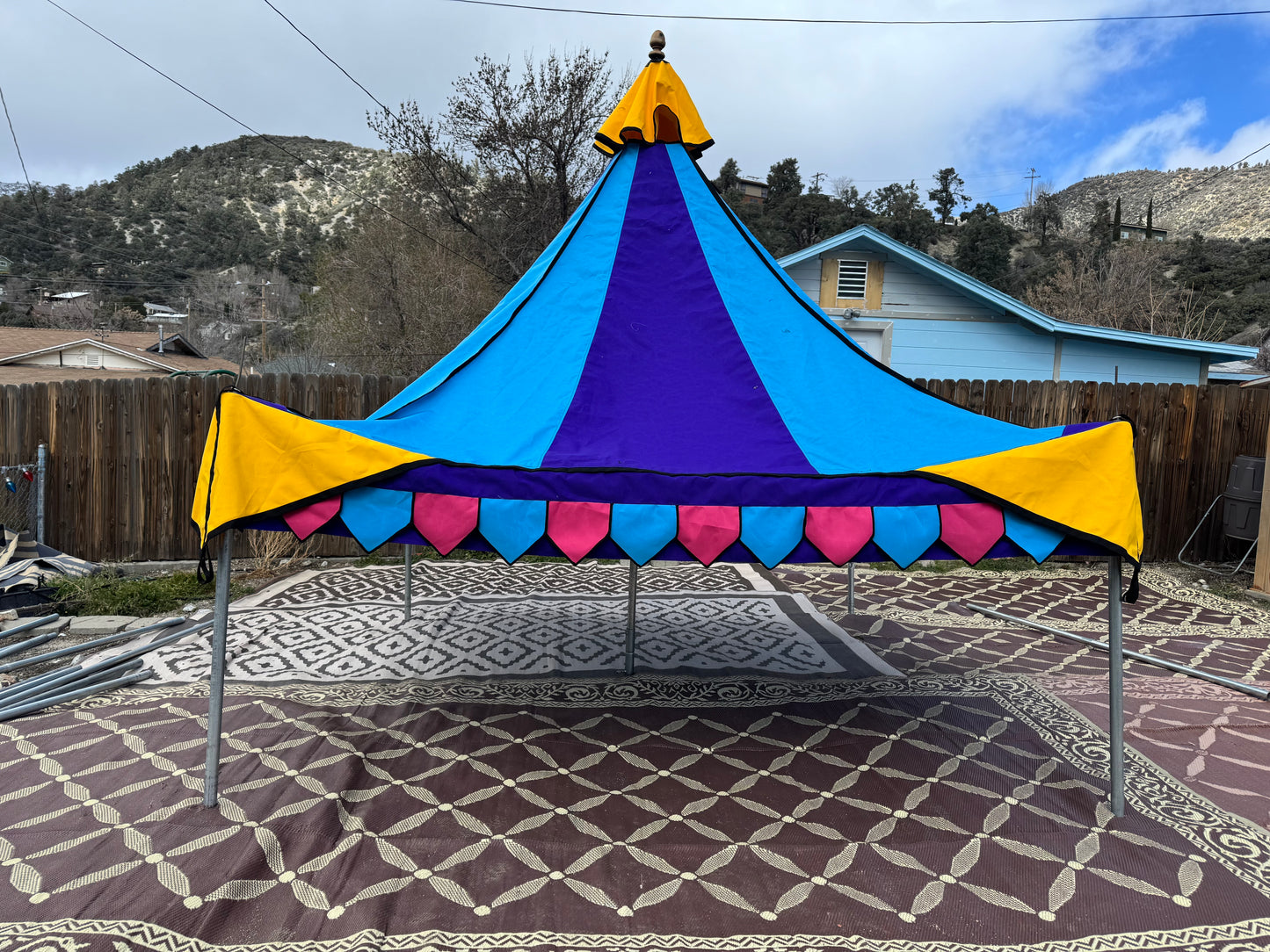 10-footer Oakenfoot tent system, center-pole-free, off the shelf