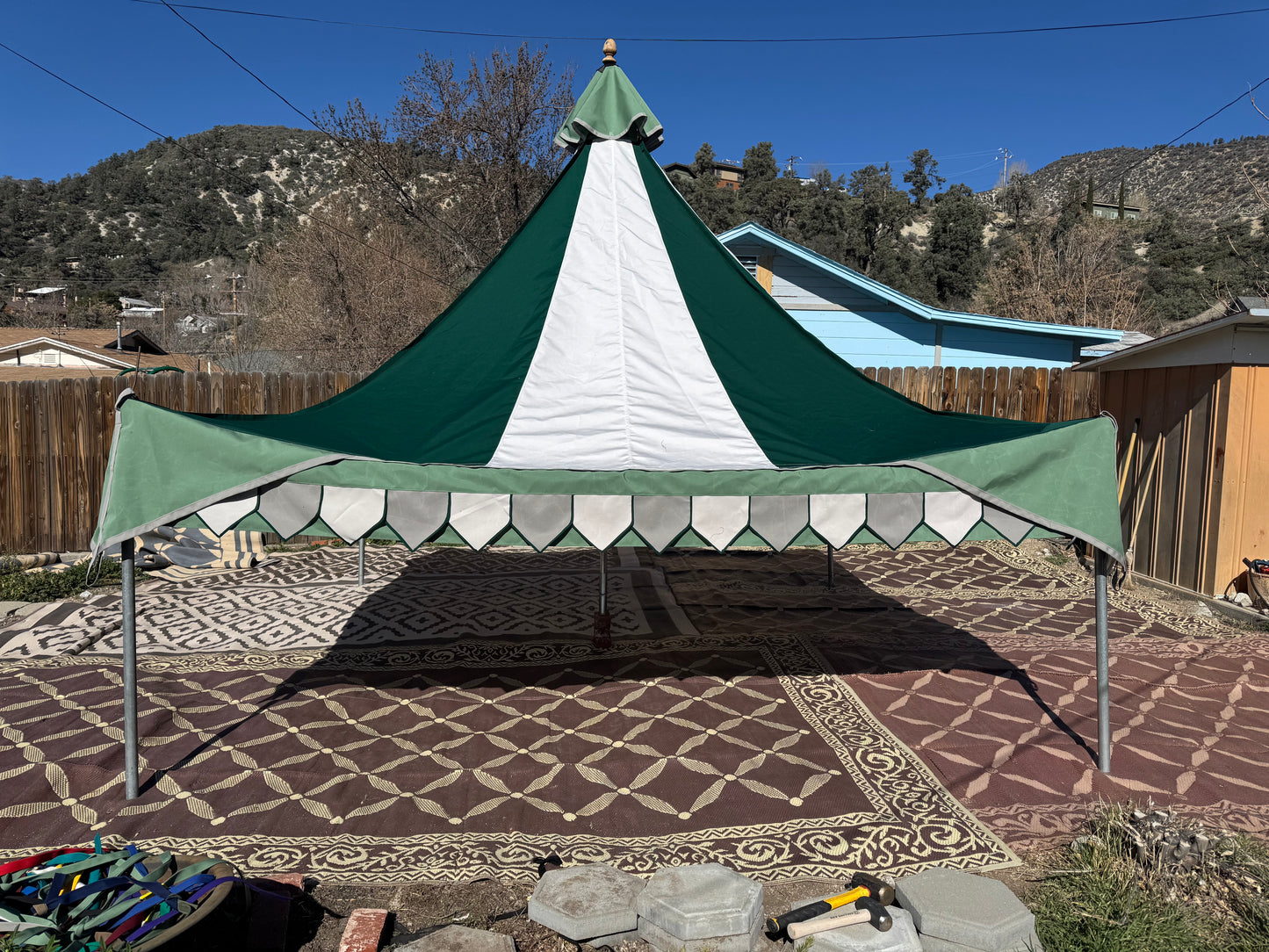 12-foot square Faire Sails design, center pole free, Off the Shelf