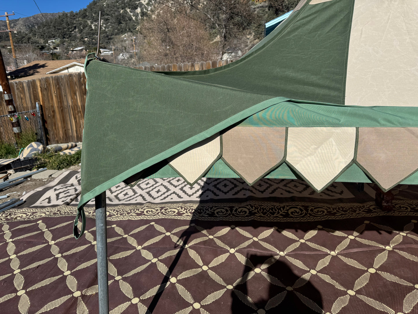 12-foot square classic Oakenfoot Faire Tent, center pole free, Off the Shelf