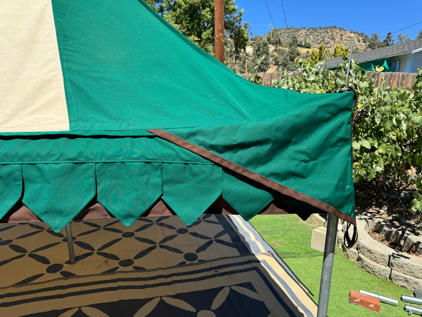 Oakenfoot 10-footer Roof and set up, Parts and Accessories