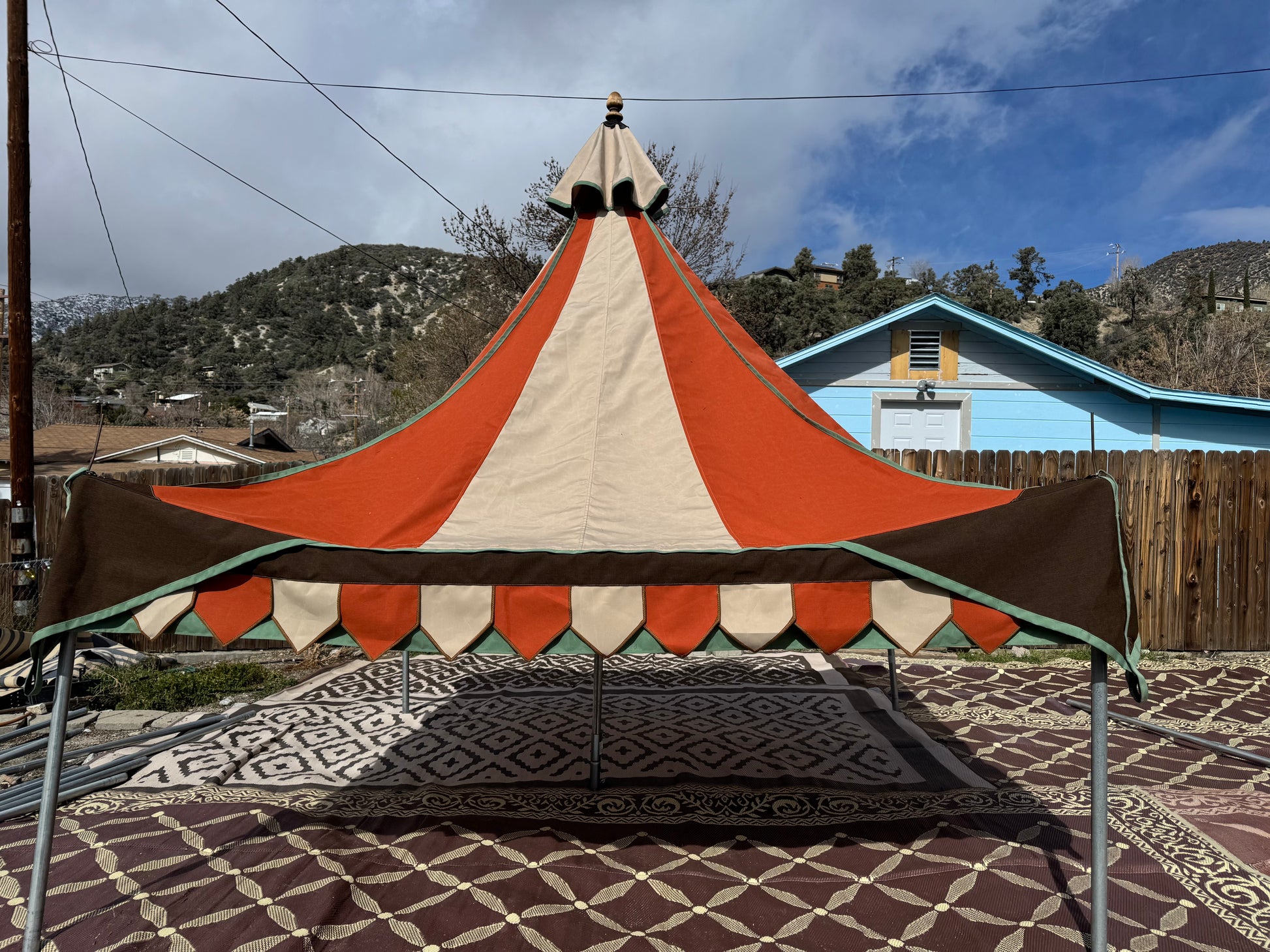 center pole tent 10-footer Oakenfoot tent system, center-pole-free, off the shelf
